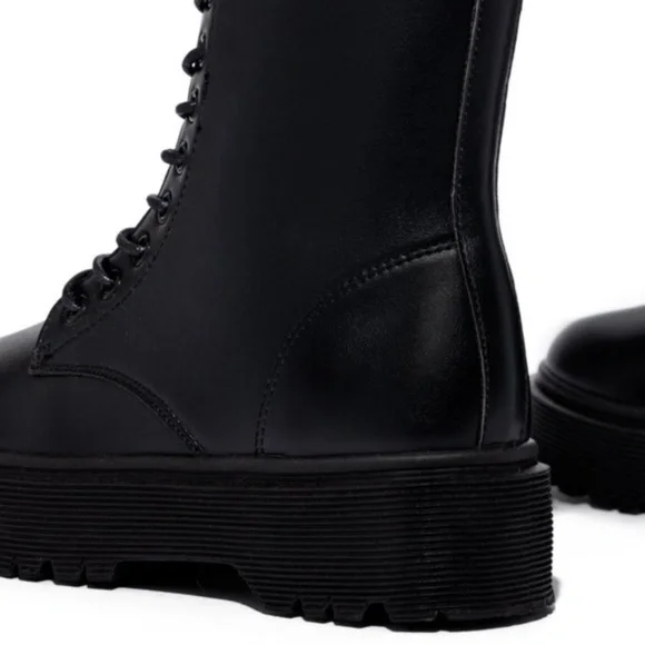 !! RESTOCKED !! Black Vegan Leather Side Zip Combat Boots - Picture 7 of 8
